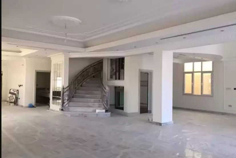 Residential Ready Property 6+maid Bedrooms U/F Standalone Villa  for sale in Al Sadd , Doha #11907 - 1  image 